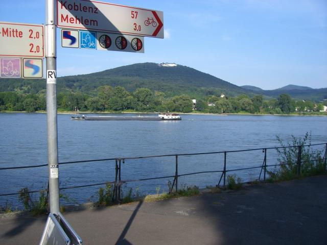 Düsseldorf Rheinradweg