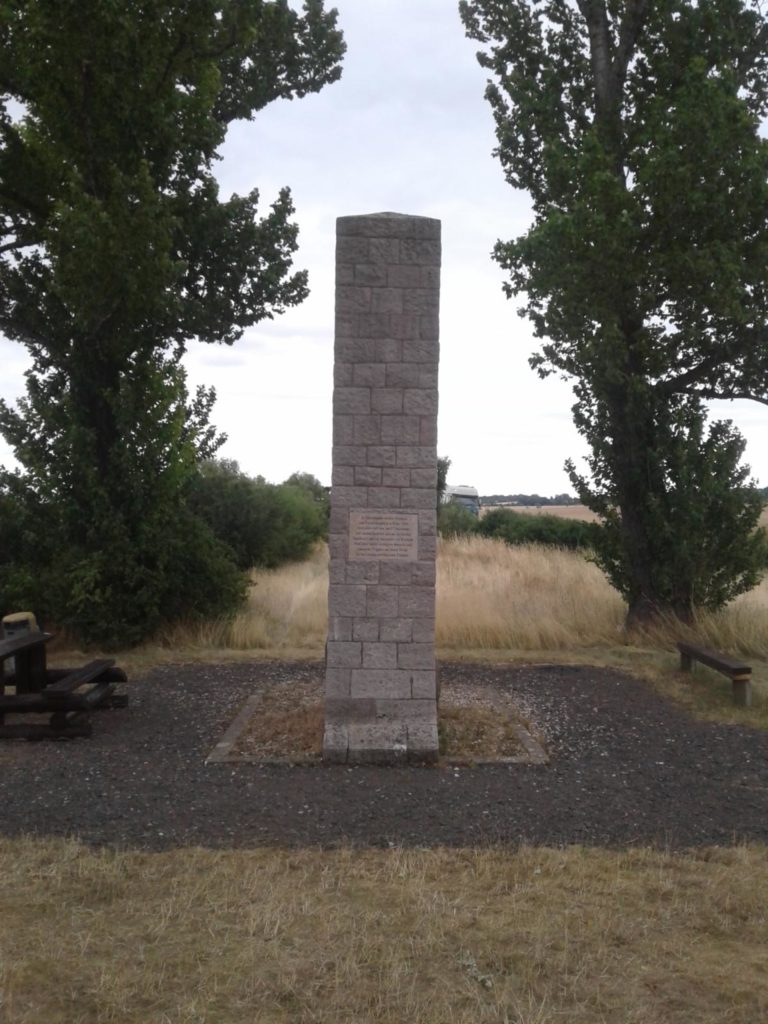 Napoleon - Stele an der B7 zwischen Nohra (bei Weimar) und Erfurt